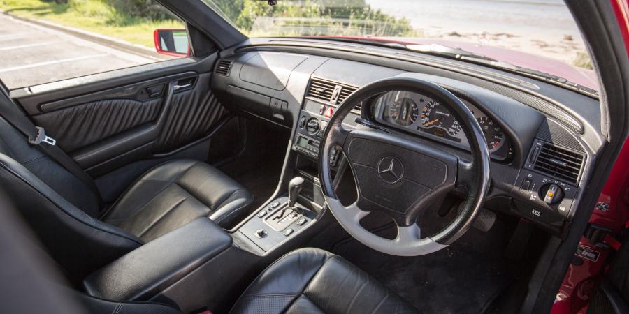 Интерьер Mercedes-Benz C36 AMG 1993 года  (AU) (фото 4 из 10)